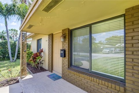 Купить коммерческую недвижимость в Уилтон-Мэнорс, Флорида 159.7м2, № 1160521 - фото 29