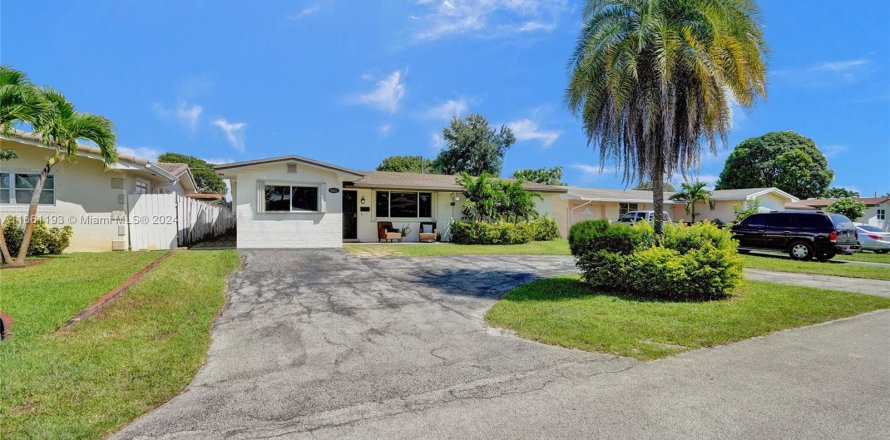 Villa ou maison à Pembroke Pines, Floride 3 chambres, 132.76 m2 № 1369122