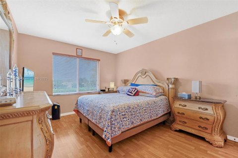 Casa en venta en Pembroke Pines, Florida, 4 dormitorios, 220.92 m2 № 908772 - foto 13
