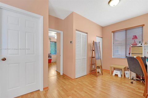 Casa en venta en Pembroke Pines, Florida, 4 dormitorios, 220.92 m2 № 908772 - foto 26