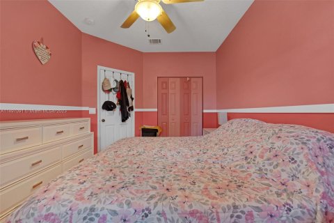 Casa en venta en Pembroke Pines, Florida, 4 dormitorios, 220.92 m2 № 908772 - foto 16
