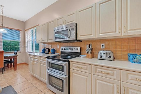 Casa en venta en Pembroke Pines, Florida, 4 dormitorios, 220.92 m2 № 908772 - foto 9
