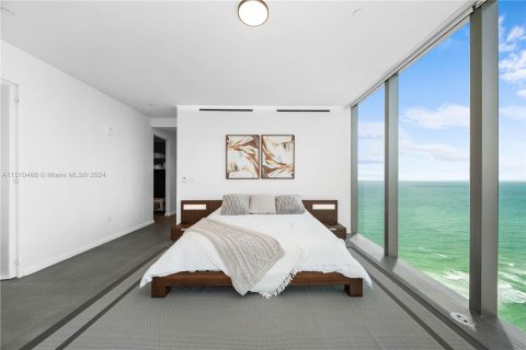 Condominio en venta en Hallandale Beach, Florida, 3 dormitorios, 236.81 m2 № 936130 - foto 12