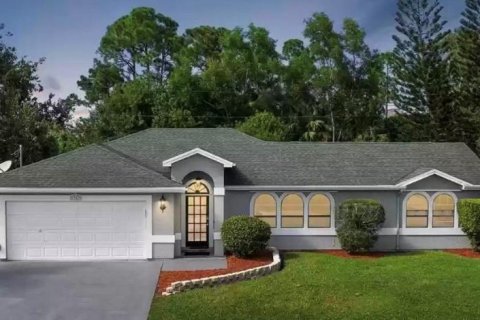 Villa ou maison à vendre à Port St. Lucie, Floride: 4 chambres, 172.43 m2 № 851352 - photo 1