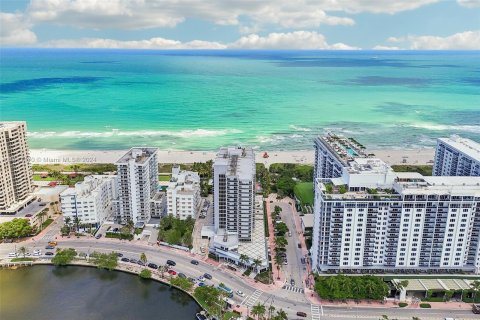 Copropriété à vendre à Miami Beach, Floride: 2 chambres, 104.14 m2 № 1233966 - photo 25