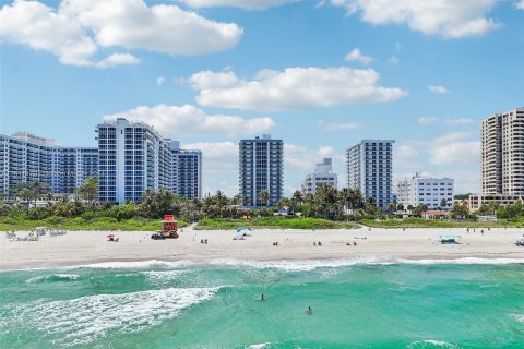 Condo in Miami Beach, Florida, 2 bedrooms  № 1233966 - photo 21