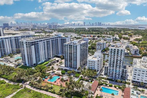 Copropriété à vendre à Miami Beach, Floride: 2 chambres, 104.14 m2 № 1233966 - photo 28