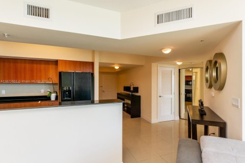 Condo in Sunny Isles Beach, Florida, 2 bedrooms  № 1393642 - photo 10