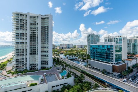 Condo in Sunny Isles Beach, Florida, 2 bedrooms  № 1393642 - photo 26