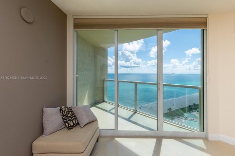 Condo in Sunny Isles Beach, Florida, 2 bedrooms  № 1393642 - photo 19