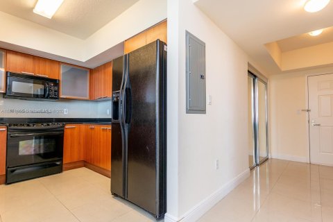 Condo in Sunny Isles Beach, Florida, 2 bedrooms  № 1393642 - photo 9