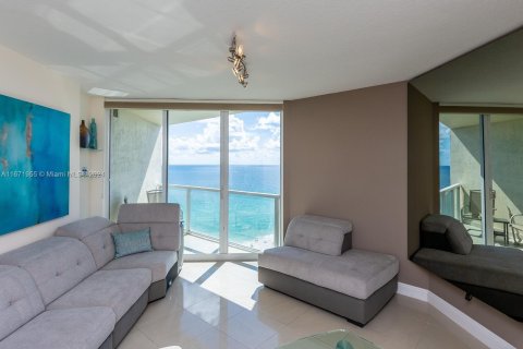 Condo in Sunny Isles Beach, Florida, 2 bedrooms  № 1393642 - photo 6