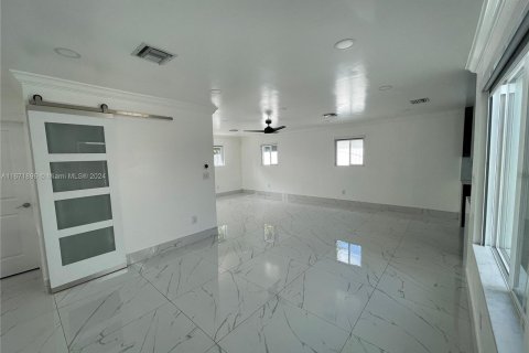 Casa en venta en Hollywood, Florida, 4 dormitorios, 128.39 m2 № 1393598 - foto 6