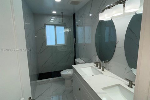 Casa en venta en Hollywood, Florida, 4 dormitorios, 128.39 m2 № 1393598 - foto 30