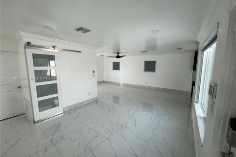 Casa en venta en Hollywood, Florida, 4 dormitorios, 128.39 m2 № 1393598 - foto 5