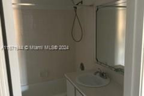 Condo in Coral Springs, Florida, 2 bedrooms  № 1393641 - photo 5