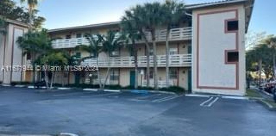 Condo in Coral Springs, Florida, 2 bedrooms  № 1393641