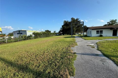 Immobilier commercial à vendre à Wesley Chapel, Floride: 122.63 m2 № 1321847 - photo 4