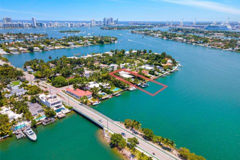 Villa ou maison à vendre à Miami Beach, Floride: 5 chambres, 733 m2 № 507482 - photo 25