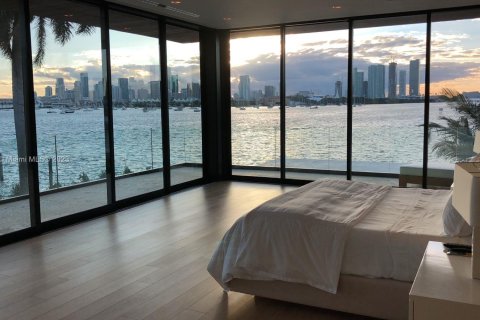 Casa en venta en Miami Beach, Florida, 5 dormitorios, 733 m2 № 507482 - foto 12
