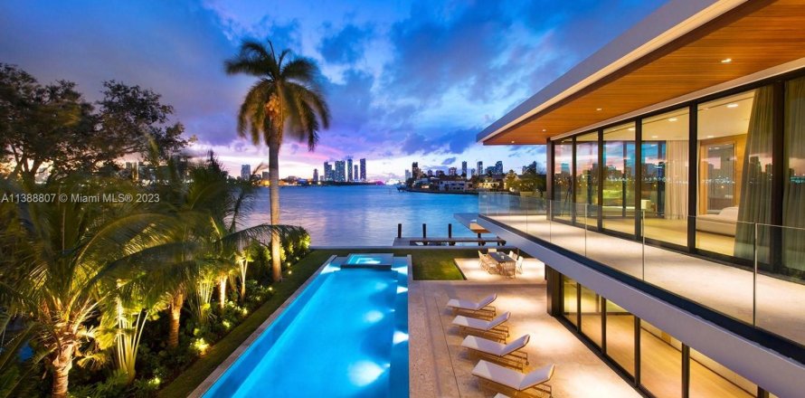 Casa en Miami Beach, Florida 5 dormitorios, 733 m2 № 507482
