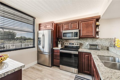 Condo in Davie, Florida, 2 bedrooms  № 1398151 - photo 8