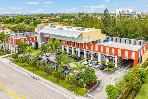 Commercial property in Doral, Florida № 1101883 - photo 19