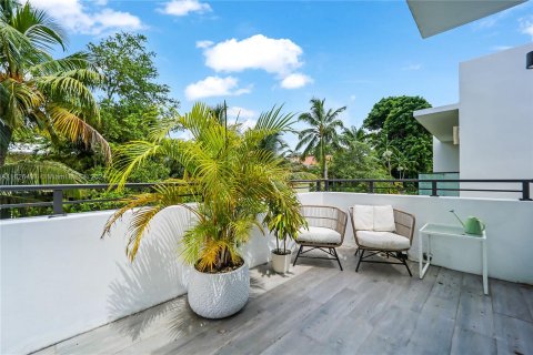 Townhouse in Miami, Florida 3 bedrooms, 229.65 sq.m. № 1280884 - photo 12