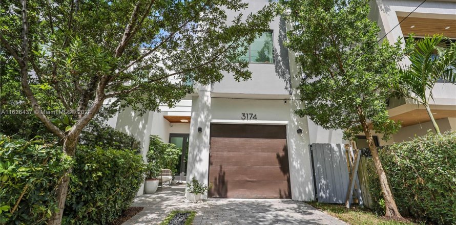 Townhouse in Miami, Florida 3 bedrooms, 229.65 sq.m. № 1280884