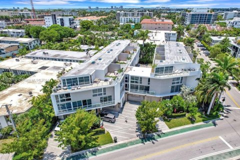 Touwnhouse à vendre à Bay Harbor Islands, Floride: 4 chambres, 234.02 m2 № 1209919 - photo 22