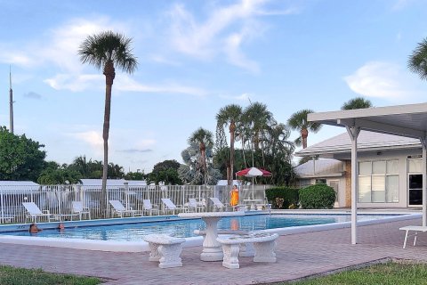 Villa ou maison à vendre à Pompano Beach, Floride: 2 chambres, 129.51 m2 № 1002509 - photo 2