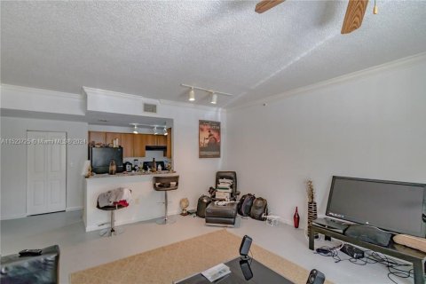 Condominio en venta en Coral Springs, Florida, 1 dormitorio, 75.07 m2 № 980390 - foto 6