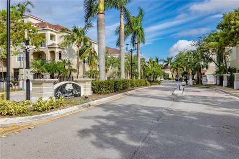 Condo in Coral Springs, Florida, 1 bedroom  № 980390 - photo 3