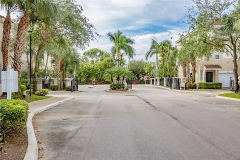 Copropriété à vendre à Coral Springs, Floride: 1 chambre, 75.07 m2 № 980390 - photo 4