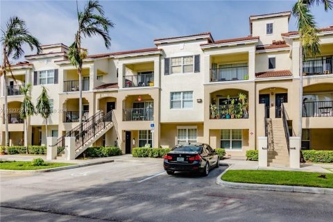 Condo in Coral Springs, Florida, 1 bedroom  № 980390 - photo 5