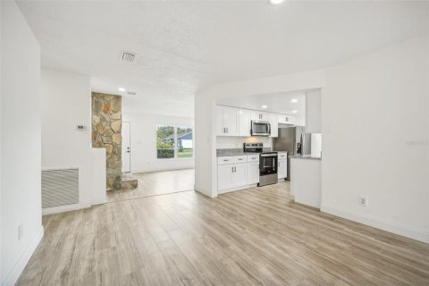 Casa en venta en Orlando, Florida, 3 dormitorios, 125.79 m2 № 1364467 - foto 8