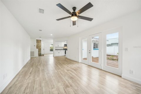 Casa en venta en Orlando, Florida, 3 dormitorios, 125.79 m2 № 1364467 - foto 5