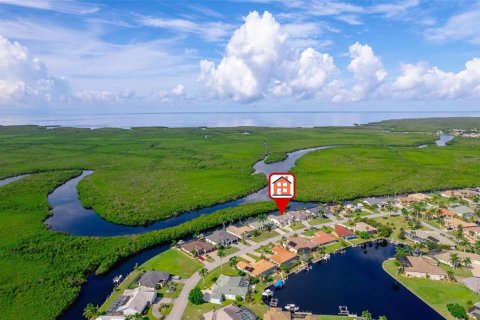 Villa ou maison à vendre à Punta Gorda, Floride: 3 chambres, 196.77 m2 № 1364490 - photo 9