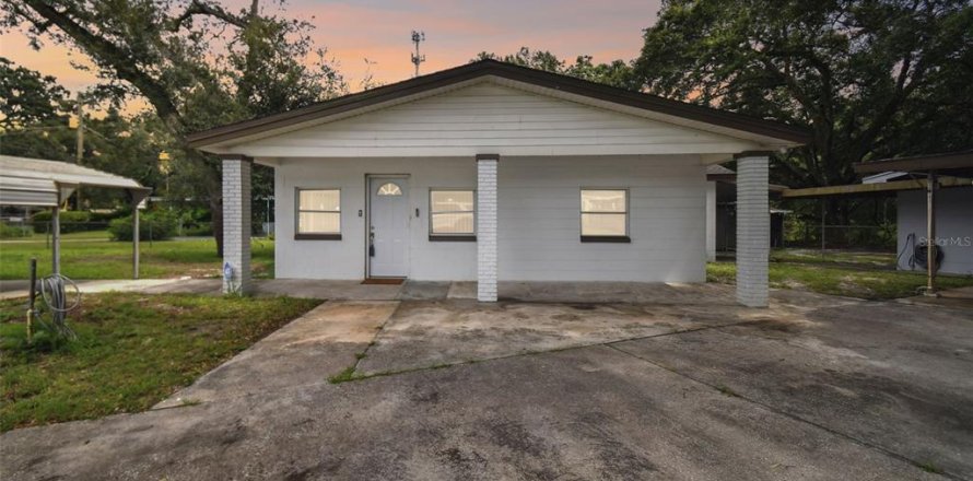 House in Lutz, Florida 3 bedrooms, 107.77 sq.m. № 1364492