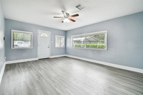 House in Lutz, Florida 3 bedrooms, 107.77 sq.m. № 1364492 - photo 4