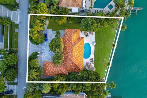 House in Key Biscayne, Florida 5 bedrooms, 286.6 sq.m. № 1419923 - photo 11