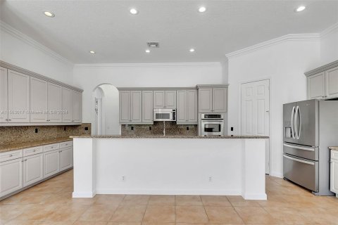 House in Cooper City, Florida 5 bedrooms, 316.98 sq.m. № 1119225 - photo 9