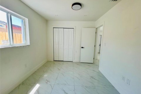 Casa en venta en Miramar, Florida, 3 dormitorios № 1119190 - foto 19