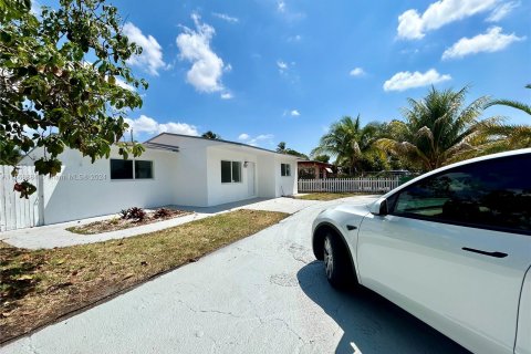 Villa ou maison à vendre à Miramar, Floride: 3 chambres № 1119190 - photo 7