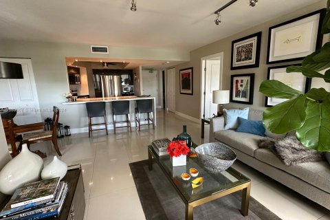 Condominio en venta en North Miami, Florida, 1 dormitorio, 78.5 m2 № 1160030 - foto 14