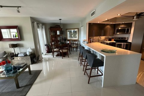 Condominio en venta en North Miami, Florida, 1 dormitorio, 78.5 m2 № 1160030 - foto 4