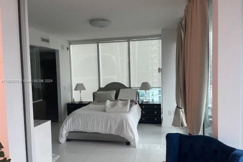 Condo in Miami, Florida, 2 bedrooms  № 1365580 - photo 3