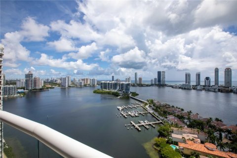 Condominio en alquiler en Aventura, Florida, 3 dormitorios, 263.84 m2 № 1365582 - foto 21