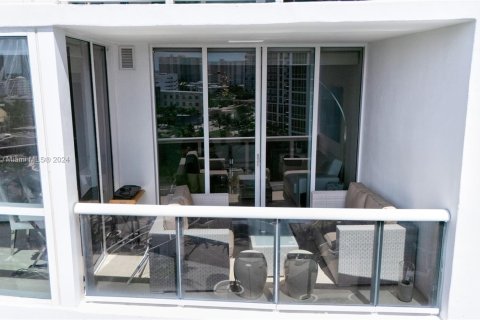 Condominio en alquiler en Sunny Isles Beach, Florida, 1 dormitorio, 109.9 m2 № 1365581 - foto 15