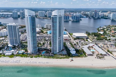 Condo in Sunny Isles Beach, Florida, 1 bedroom  № 1365581 - photo 30